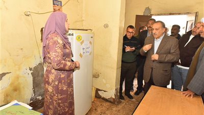 محافظ أسيوط يوجه بتنظيم مجموعات تقوية مجانية لطلاب الشهادة الإعدادية ويتفقد مركز الخدمات البيطرية بمنفلوط 