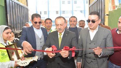 محافظ أسيوط يفتتح مدرسة الأمل للصم بعد رفع كفاءتها بتكلفة 3.5 مليون جنيه ويفاجئ مقر تلقى تظلمات الشهادة الاعدادية 