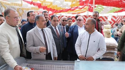 محافظ الشرقية يفتتح معرض أهلاً رمضان بمدينة منشأة أبو عمر ويُتابع سير العمل بالمركز التكنولوجي لخدمة المواطنين بالمدينة