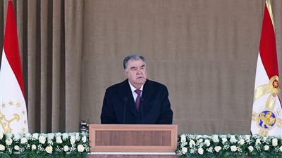 امام على رحمن يشارك في العرض العسكري بمناسبة الذكرى الـ32 لتأسيس القوات المسلحة لجمهورية طاجيكستان