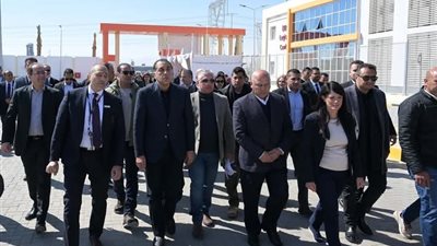 رئيس الوزراء يفتتح المركز اللوجستي الجمركي المطور للمنطقة الاقتصادية لقناة السويس بالشراكة مع 