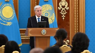 الرئيس الكازاخي يهنئ المرأة بمناسبة الثامن من مارس
