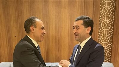 وزير الخارجية والهجرة يلتقي بنظيره الأوزبكي