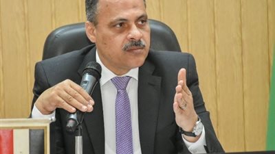 للإهمال والتقصير ... محافظ الشرقية يُقرر إحالة العاملين المقصرين في عملهم بالمنشآت الصحية للتحقيق بمركزي الزقازيق وبلبيس