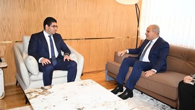 السفير المصري في الرباط يلتقي بوزير الشباب والثقافة المغربي 