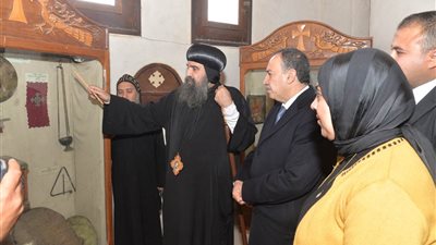 محافظ أسيوط يزور دير الشهيد مارمينا العجايبي بجبل أبنوب 