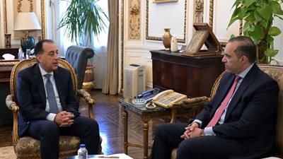 رئيس الوزراء يستعرض عددا من الملفات المهمة لمناقشتها عبر آلية 