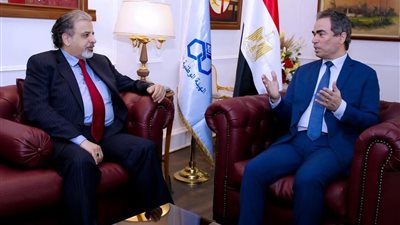 ملتقي الإعلام العربي بالكويت يهدي قناة خمسة مسلسلات  للأطفال لماسبيرو 