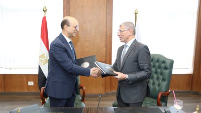 توقيع ثلاث بروتوكولات تعاون مشترك بين جامعة أسيوط ووكالة الفضاء المصرية لدعم البحث العلمي وتطبيقات الفضاء
