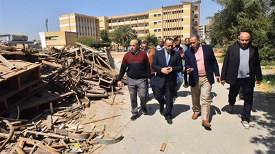 محافظ أسيوط يتابع إعادة تدوير الرواكد بورش مدرسة أسيوط الثانوية الزخرفية بحى غرب 
