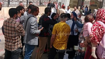 صور.. «أوائل الأزهر» يتظاهرون أمام مكتب «الطيب» للمطالبة بحقهم في التعيين