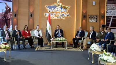 رئيس الوزراء يلتقي عددًا من السفراء الأجانب علي هامش مشاركته في الاحتفال بيوم التفوق الذي تقيمه الهيئه العامه لقناة السويس