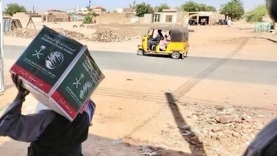 مركز الملك سلمان للإغاثة يوزع 1.650 سلة غذائية في محلية القولد بالولاية الشمالية في السودان