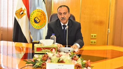 محافظ أسيوط يؤكد على أهمية تكثيف حملات النظافة بالمراكز والاحياء ورفع 91 طن من المخلفات والقمامة بمركز صدفا
