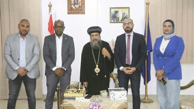 مدير الرعاية الصحية بالسويس  يهنيء اقباط المحافظة  بعيد القيامة المجيد 