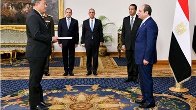 سفير تايلاند  بمصر يقدم أوراق اعتماده للرئيس  عبدالفتاح السيسي 
