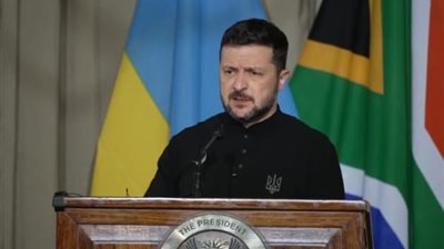 زيلينسكي: اتفاقيات السلام يجب ألا تتضمن بنودًا تتعارض مع دستور أوكرانيا