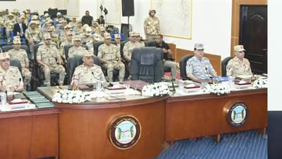 الفريق أول  عبدالمجيد صقر القائد العام للقوات المسلحة وزير الدفاع والإنتاج الحربى يشهد تنفيذ المرحلة الرئيسية لمشروع مراكز القيادة التعبوى للمنطقة الغربية العسكرية
