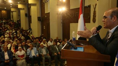 مستقبل وطن بالسويس يكرم أوائل الطلبة وحفظة القرآن الكريم 