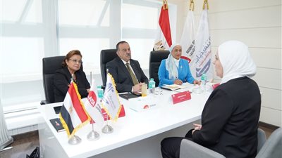 محافظ أسيوط يشارك في لجان تقييم المتقدمات لبرنامج المرأة تقود للتنفيذيات
