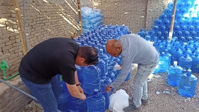 الصحة تضبط مخالفات جسيمة في شرم الشيخ: محطات مياه غير مرخصة ومواد غذائية فاسدة