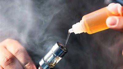 لمحبي التدخين.. ضبط  ١٢٥ زجاجة زيت شيشة إليكتروني بدون بيانات