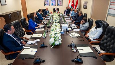 نائب رئيس مجلس الوزراء للتنمية الصناعية وزير الصناعة والنقل يشارك في فعاليات الاجتماع الدوري للجمعية العمومية لشركة الجسر العربي