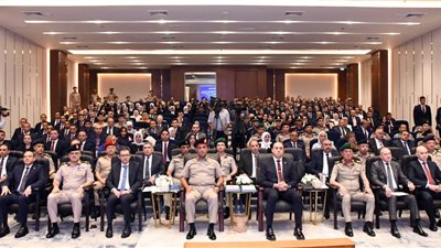 الأكاديمية العسكرية المصرية تحتفل بتخرج الدورة التدريبية الرابعة لأعضاء هيئة الرقابة الإدارية بعد إنتهاء فترة تأهيلهم  