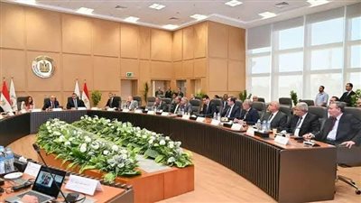وزارة الري تعقد إجتماعاً موسعاً بحضورعدد من الوزراء لبحث توفير مياه الشرب لسكان السويس