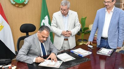 محافظ الشرقية يعتمد نتيجة امتحانات الفصل الدراسي الثاني للشهادة الإعدادية للعام الدراسي 2024 /2025 بنسبة نجاح 81.19٪ %