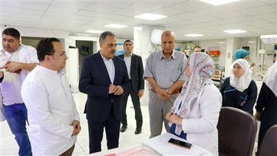 محافظ الشرقية يفاجئ مستشفي بلبيس  ويحيل عدد من العاملين للتحقيق للإهمال والتقصير 
