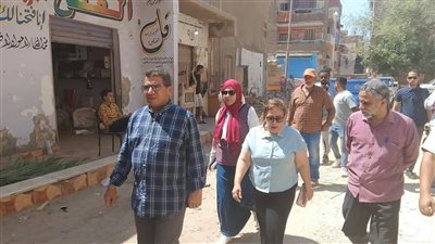 البركاوي يتفقد عدد من المناطق بحي الأربعين لمتابعة عمال التطويرفي السويس 