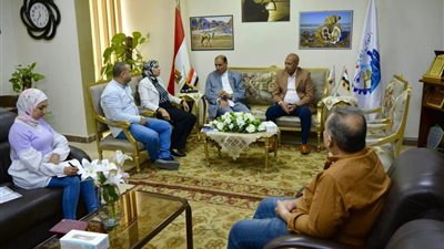 رئيسا جهاز السويس الجديدة والمناطق الحرة يناقشان تطوير المنطقة الحرة للإستثمار بعتاقة