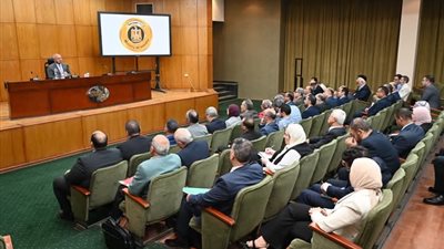 وزير الصناعة والنقل يقرر منح مهلة شهر لشركات الاسمنت المتوقفه لتوفيق اوضاعها لتلبية احتياجات السوق المحلي 