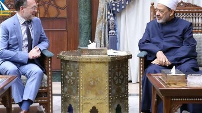 شيخ الأزهر يبحث مع  سفير كندا بالقاهرة سُبُل تعزيز التعاون العلمي والدعوي