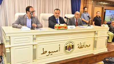 انطلاق المؤتمر العلمي الأول للتغذية العلاجية لمستشفيات وزارة الصحة فى أسيوط 