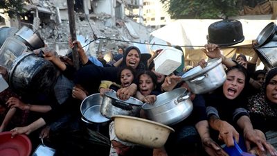 نساء من غزة يبلغن عن تعرضهن للعنف أثناء محاولة الحصول على مساعدات أمريكية