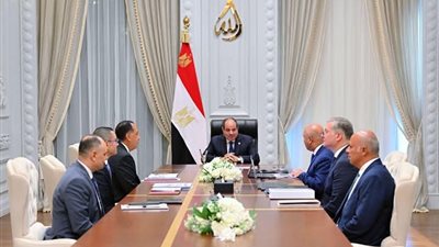 الرئيس السيسي يتابع مع مدبولي والوزير والخطيب مستجدات الموقف التنفيذي للمشروعات الصناعيه