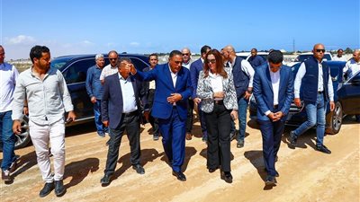 وزيرة التنمية المحلية ومحافظ مطروح يتفقدان أعمال توسعة وتطوير المدخل الغربي لمدينة الحمام 