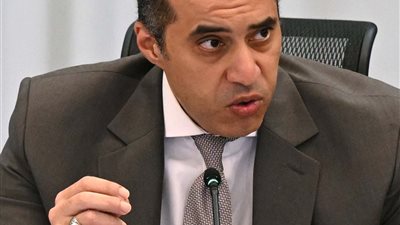 وزير الشئون النيابية: الدولة ملتزمة بشكل كامل وقانوني بتوفير السكن الملائم للحالات المستحقة