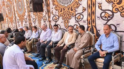 حازم الأشموني يؤدي واجب العزاء لأسر ضحايا حادث إنهيار عقار الزقازيق