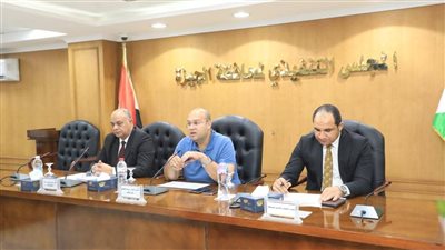 نائب محافظ الجيزة يناقش ملفات تقنين أراضي الدولة تنفيذًا لتوجيهات المحافظ