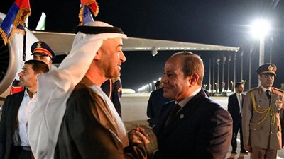 الرئيس السيسي يودع الشيخ محمد بن زايد آل نهيان بمطار العلمين الدولي