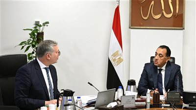 رئيس الوزراء يتابع مع وزير البترول جهود تعزيز استدامة الإمدادات البترولية