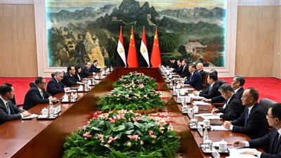 الرئيس الصيني يستقبل رئيس الوزراء بقصر الضيافة بمدينة 