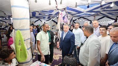  محافظ البحر الأحمر يفتتح معرض 