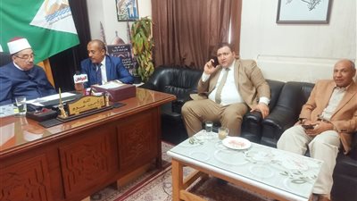 بوابة المواطن تكرم أوائل طلبة 