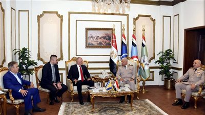 الفريق أول عبد المجيد صقر  يلتقى وزير الدفاع لدولة البوسنة والهرسك  