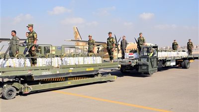 إستمرار الإسقاط الجوى للمساعدات الإنسانية على قطاع غزة