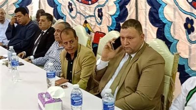 جهود ومعاناة.. محمود التراس يشهد إنهاء خصومة ثأرية بالبدرشين